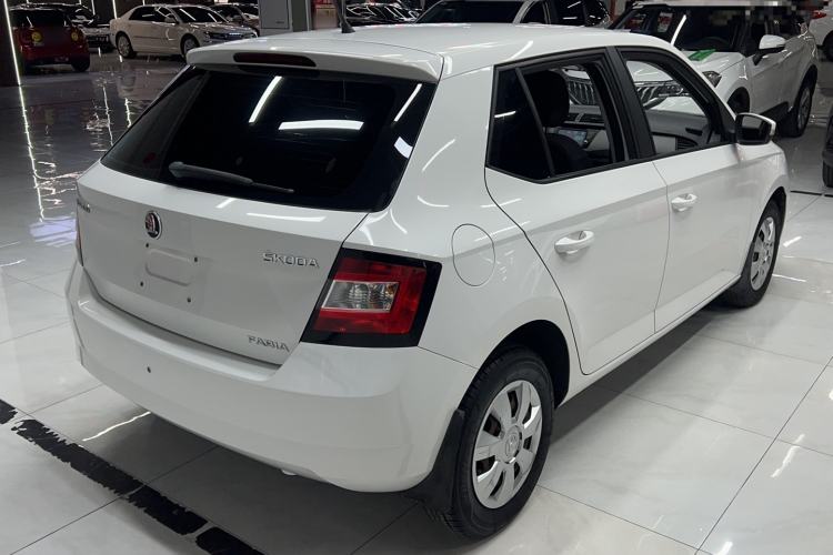 Used Skoda Fabia 2015 1.4L Automatic Front-Drive Model
