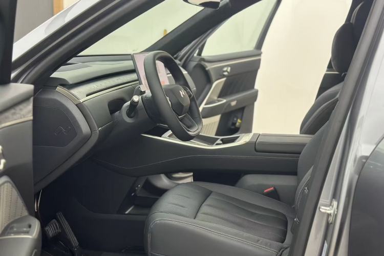 Used ONVO Luxeed L90 2025 Model—Max Six-Seater Version