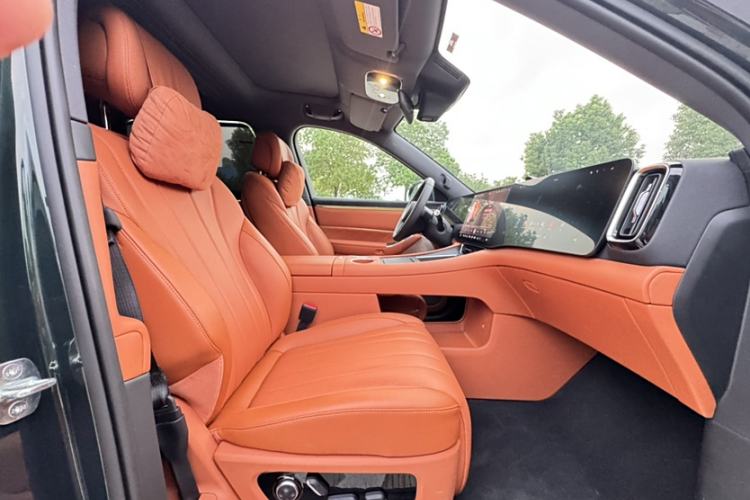 Used Hima AITO M8 2025 Extended-Range Ultra Version 53.4 kWh 6-Seater Edition
