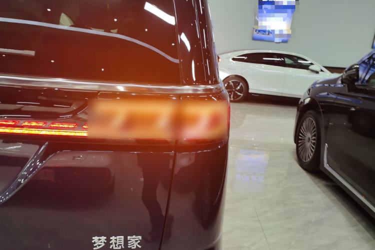 Used VOYAH Dream 2025 PHEV Four-Wheel-Drive Flagship Kunpeng Edition
