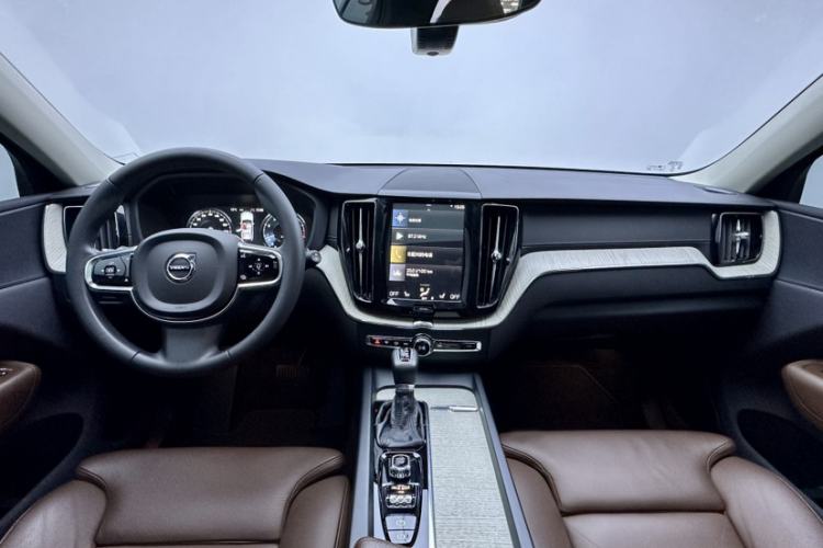 Used Volvo XC60 2020 T5 4x4 Smart Luxury Edition