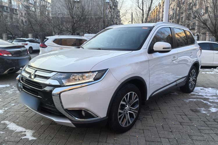 Used Mitsubishi Outlander 2018 2.0L Two-Wheel Drive Glory Edition 5 Seats