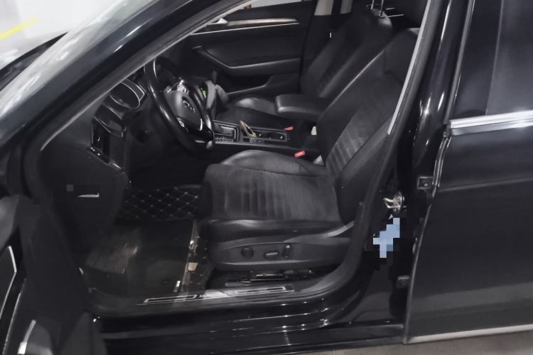 Used Volkswagen Magotan 2017 330TSI DSG Luxury Model
