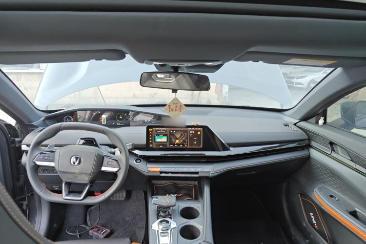 Used Changan UNI-V 2024 1.5T High-Energy Version

