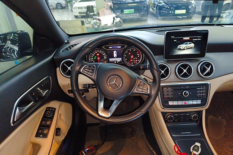 Used Mercedes-Benz CLA 2016 Facelifted CLA 200 Stylish Edition
