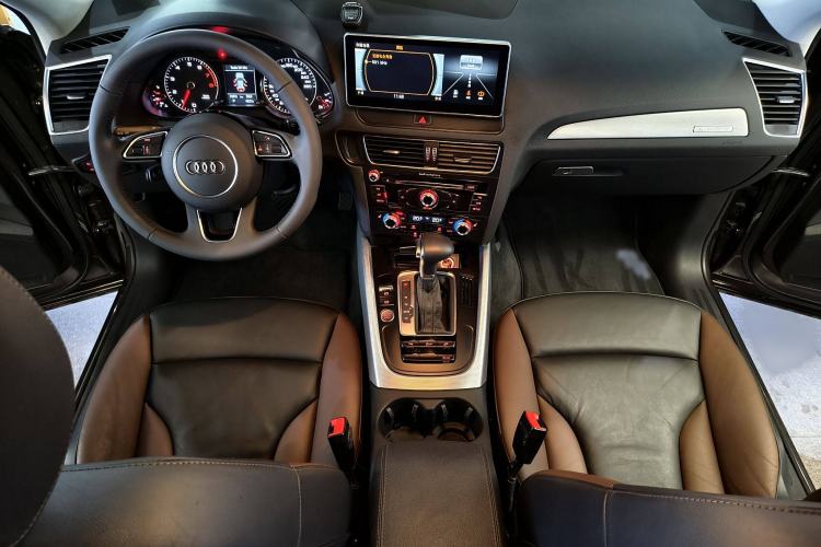 Used Audi Q5 2017 Plus 40 TFSI Technology Model
