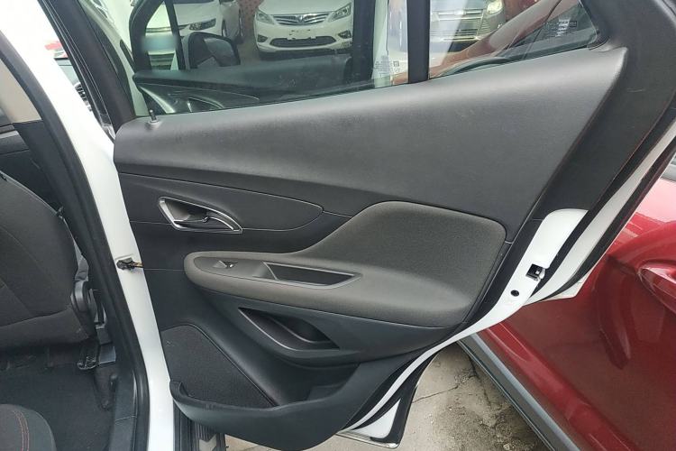 Used Buick Encore 2015 1.4T Automatic Two-Wheel Drive Urban Elite Version
