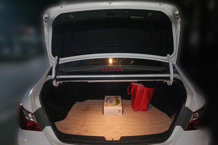 Used Hyundai Sonata 2013 2.4L Automatic Luxury Version China IV Standard