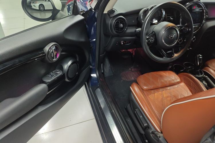 Used  MINI 2018 1.5T COOPER Artist
