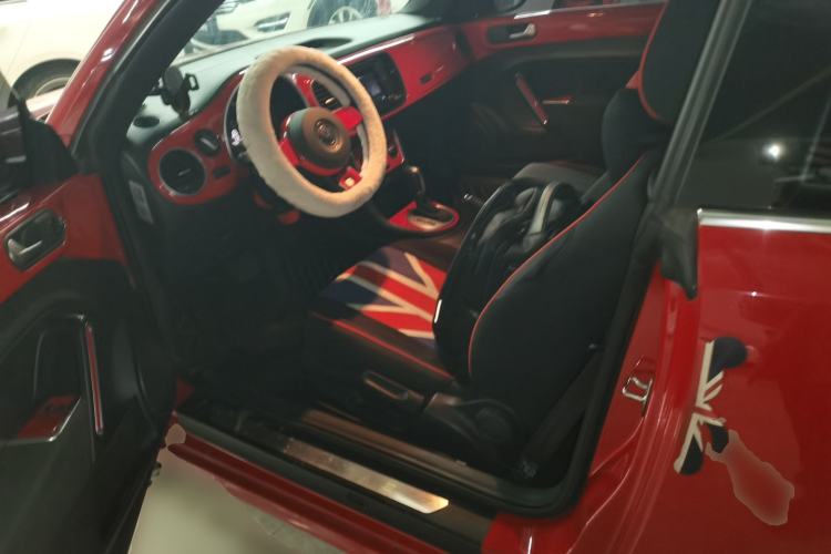 Used Volkswagen Beetle 2015 180TSI model
