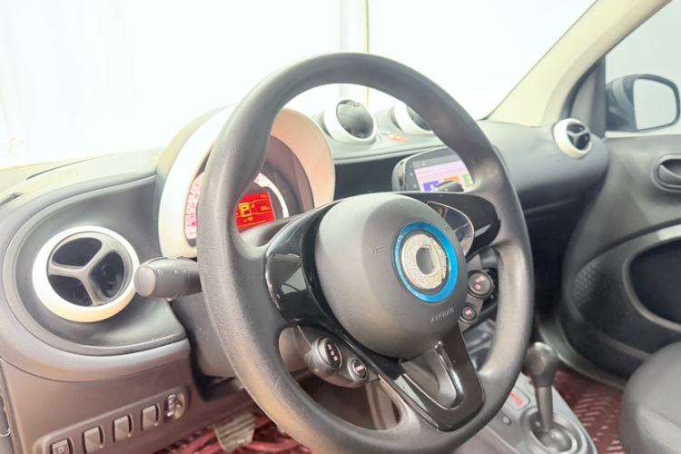 Used  fortwo 2018 1.0L 52kW Hardtop Dynamic Version China V