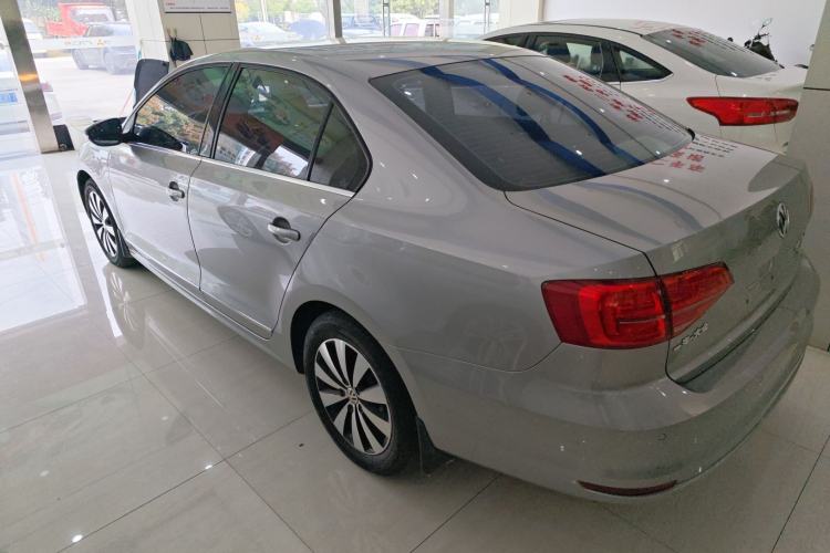 Used Volkswagen Sagitar 2017 180TSI Automatic Luxury Edition
