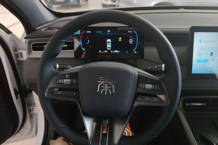 Used BYD Qin PLUS 2025 DM-i Smart Drive 55KM Leading Model
