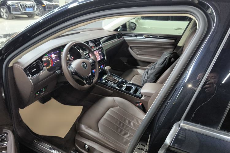 Used Volkswagen Phideon 2021 380TSI Luxury Edition
