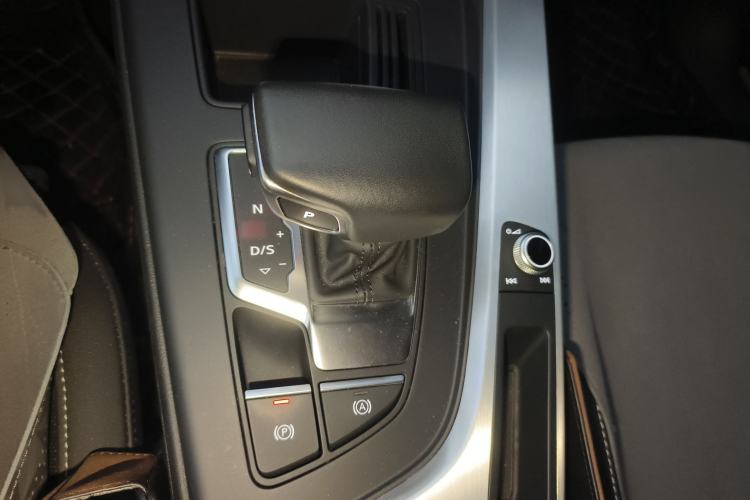 Used Audi A4L 2024 40 TFSI Fashion Dynamic Model