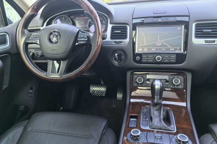 Used Volkswagen Touareg 2011 3.0 TSI Comfort Version
