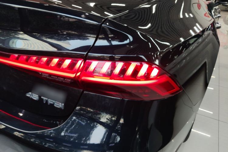 Used Audi A7L 2022 45 TFSI S-line Dream-Building Edition
