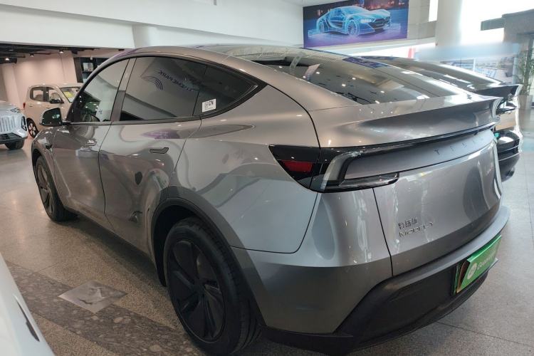 Used Tesla Model Y 2025 Rear-Wheel-Drive Version