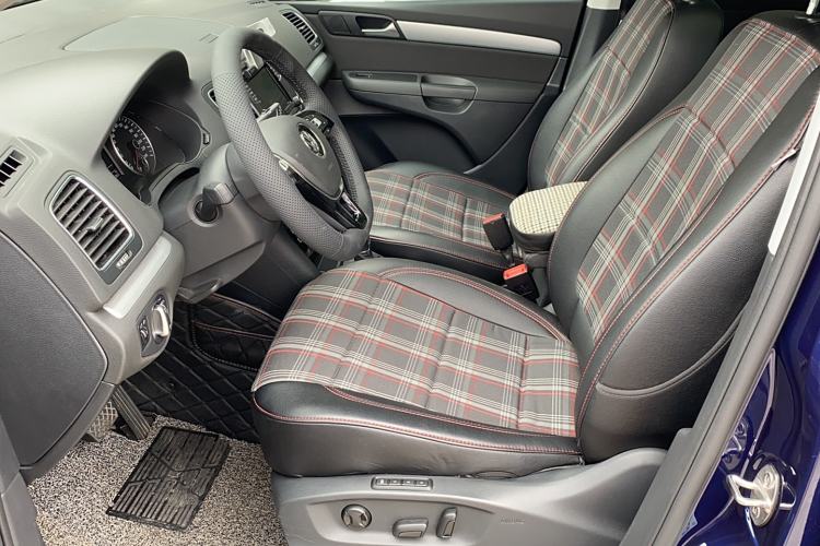 Used Volkswagen Sharan 2018 Revised Version 380TSI Comfort Edition 7-Seater
