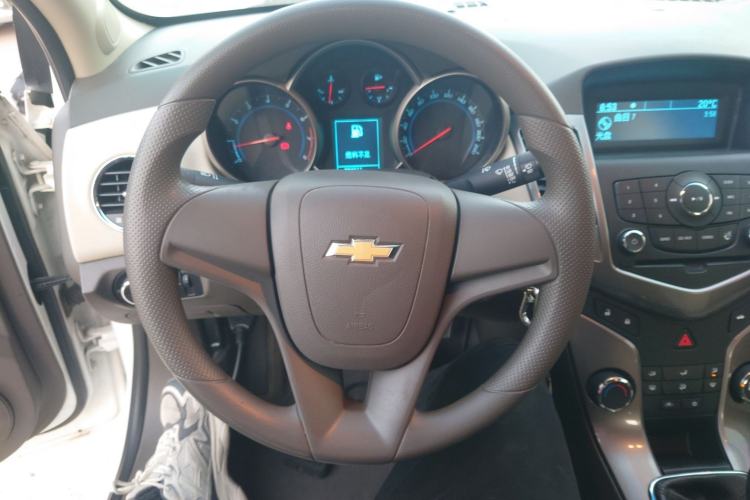 Used Chevrolet Cruze 2015 1.5L Classic SE MT
