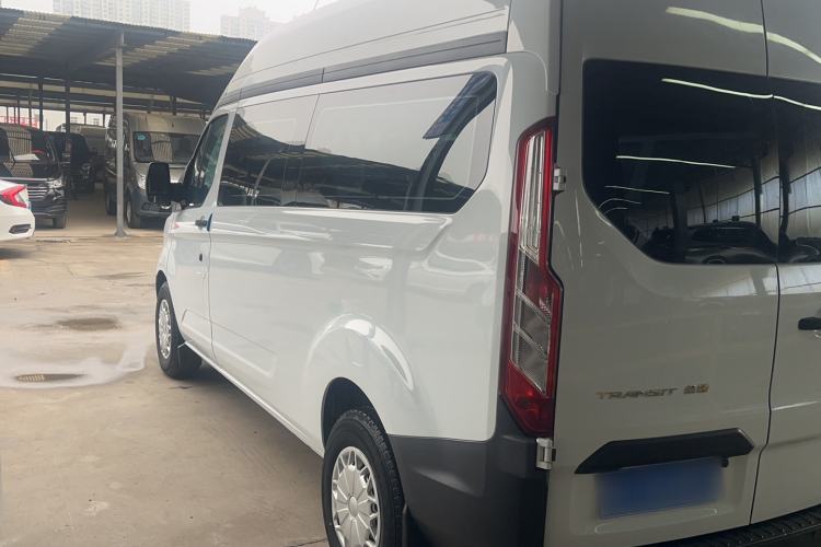 Used Ford Transit 2017 2.0T Diesel Multi-Function Commercial Vehicle Mid-Drive Mid-Roof China V Standard