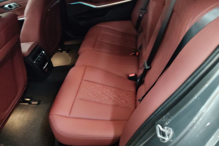 Used BMW i3 2023 eDrive 40 L Midnight Sports Package
