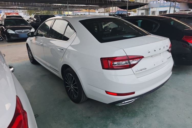 Used Skoda Octavia 2019 1.5L Automatic Smart Drive Luxury Edition China VI Standard
