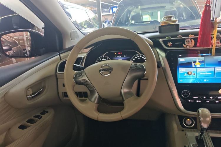 Used Nissan Murano 2019 2.5L XL Two-Wheel Drive Smart Connect Luxury Edition China VI Standard
