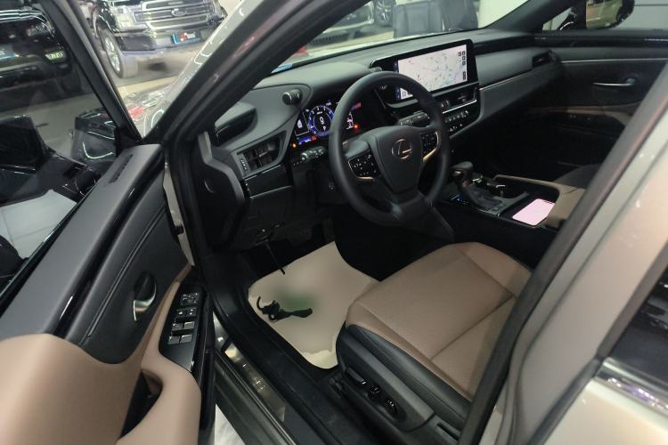 Used Lexus ES 2023 200 Excellence Edition