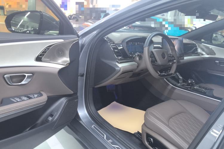 Used BYD Han 2025 DM-i 125KM Prestige Model
