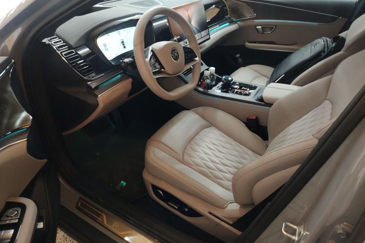 Used BYD Han 2025 EV with 701 km of Laser Radar-Enabled Intelligent Driving
