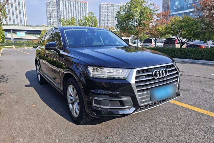 Used Audi Q7 2019 45 TFSI Comfort Model
