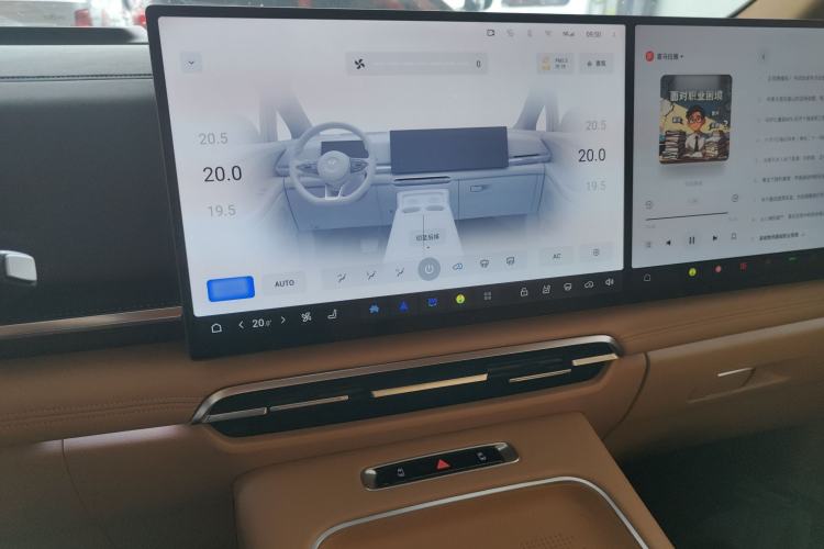 Used VOYAH Dream 2025 PHEV Four-Wheel-Drive Flagship Kunpeng Edition
