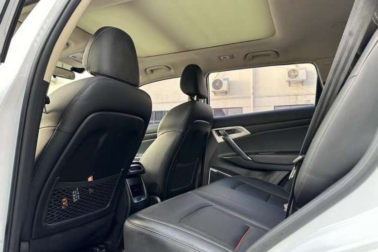 Used Geely Auto Emgrand X7 Sport 2020 1.8TD DCT Two-Wheel Drive Smart Connect 4G-Enabled Version
