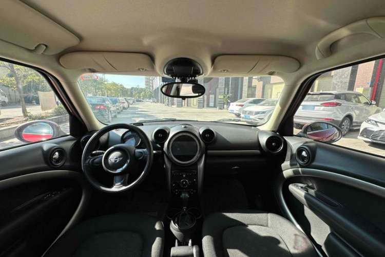 Used  Countryman 2014 1.6L ONE
