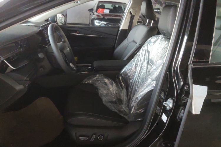 Used Toyota Camry 2024 Dual-Engine 2.5HG Prestige Edition
