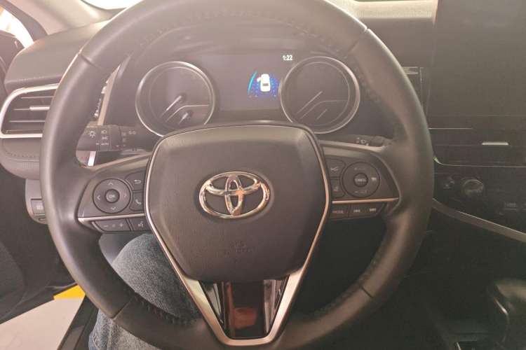 Used Toyota Camry 2021 2.0G Luxury Edition
