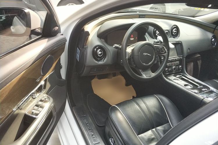 Used Jaguar XJ 2016 XJL 3.0 SC Four-Wheel Drive Panoramic Business Edition