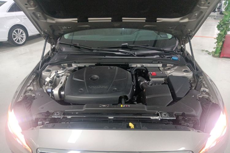 Used Volvo S60 2020 T4 Zhiyi Luxury Edition