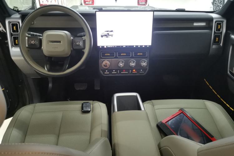 Used  V23 2025 501 Four-Wheel Drive Intelligent Driving Version
