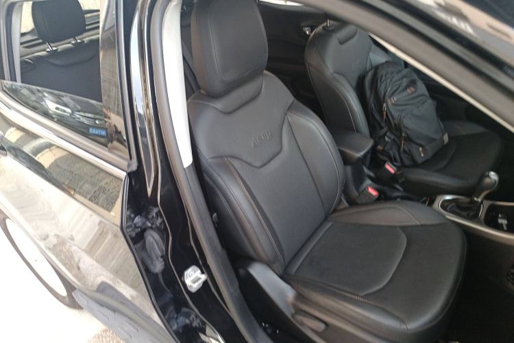 Used  Compass 2017 200T Automatic Family Edition