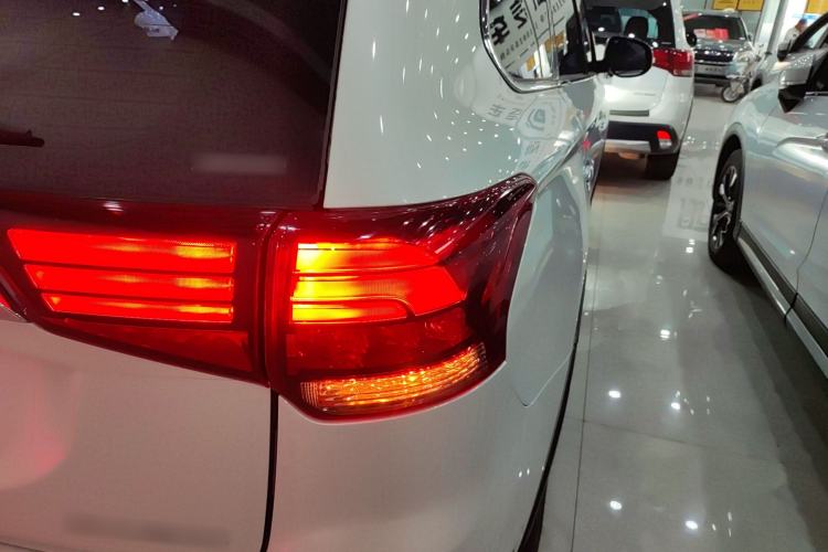 Used Mitsubishi Outlander 2016 2.4L 4x4 Elite Edition 5 Seats
