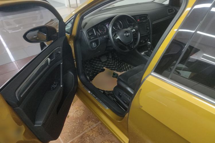 Used Volkswagen Golf 2018 230TSI Automatic Luxury Version