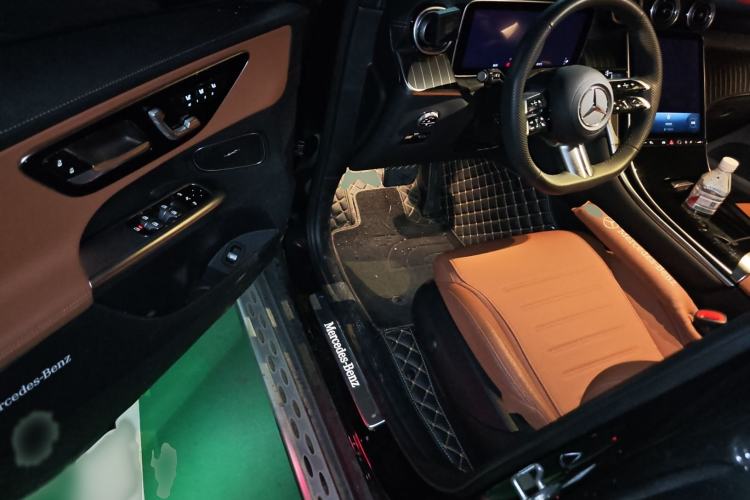 Used Mercedes-Benz GLC 2023 Refreshed GLC 300 L 4MATIC Dynamic Version 7-Seater
