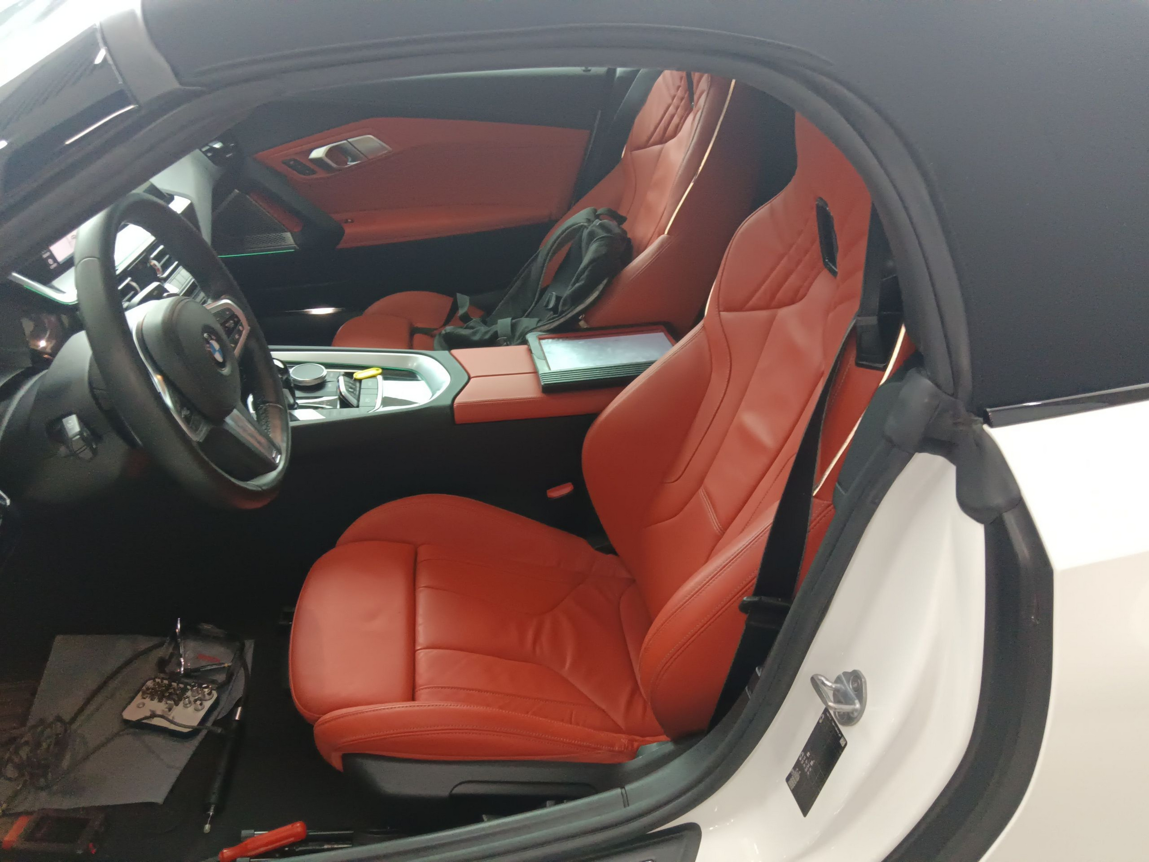 Переднее сиденье в автомобиле