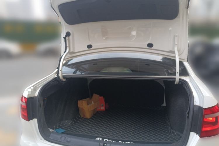 Used Volkswagen Lavida 2013 Revised Classic 1.6L Automatic Fashion Edition