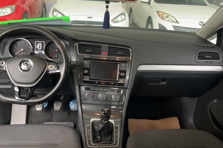 Used Volkswagen Golf 2018 230TSI Manual Comfort Version
