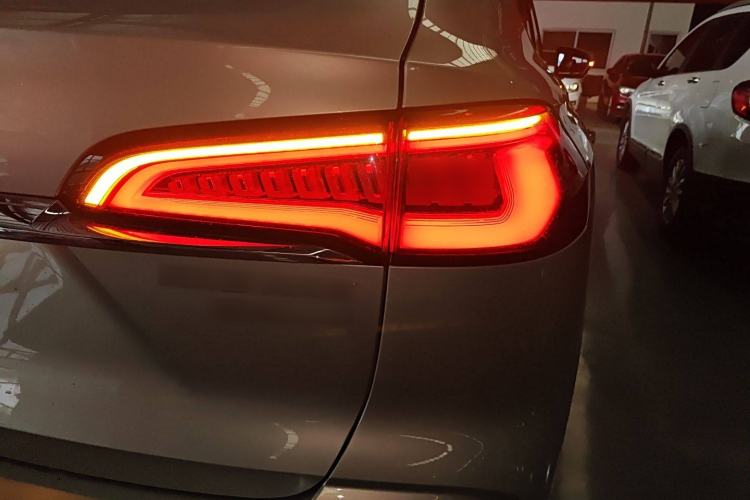 Used Roewe RX5 MAX 2019 300TGI Automatic Smart Cabin Luxury Edition
