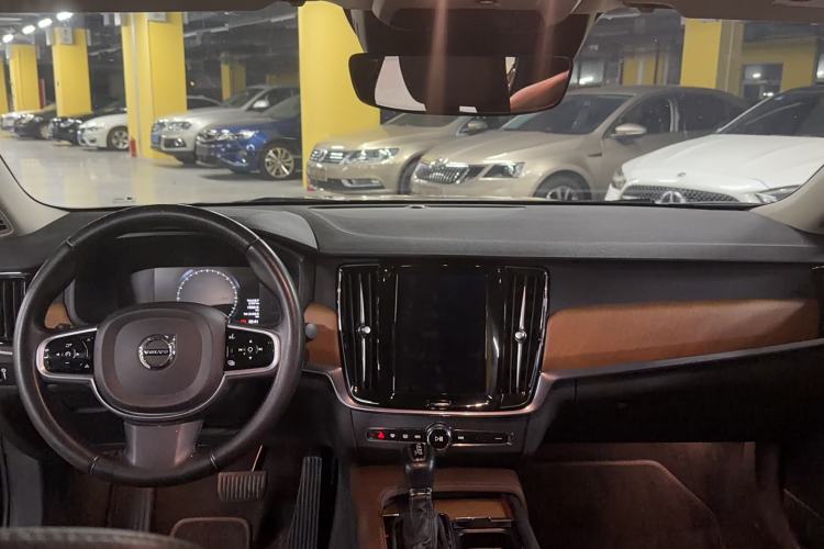 Used Volvo S90 2019 T5 Zhiyi Edition
