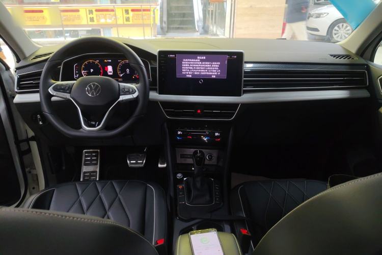 Used Volkswagen Tiguan L 2024 Outstanding Model 330TSI Automatic Two-Wheel Drive R-Line Dragon Glory Edition
